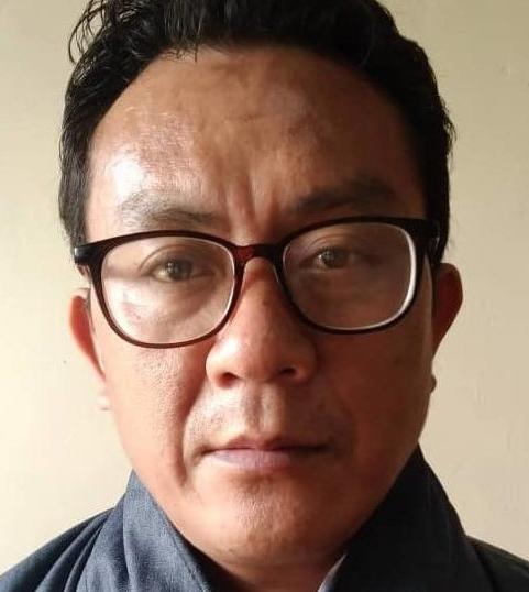 རྫོང་ཁག་ཚོགས་འདུ་གཙོ་དྲུང་།